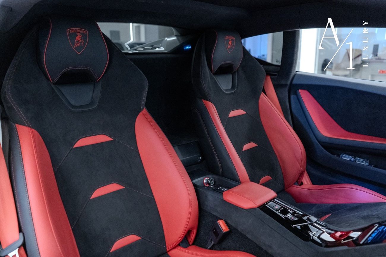 Lamborghini Huracan 2023 Lamborghini Huracan Tecnica, LP 640-2 V10, Very Low Kms, GCC Spec