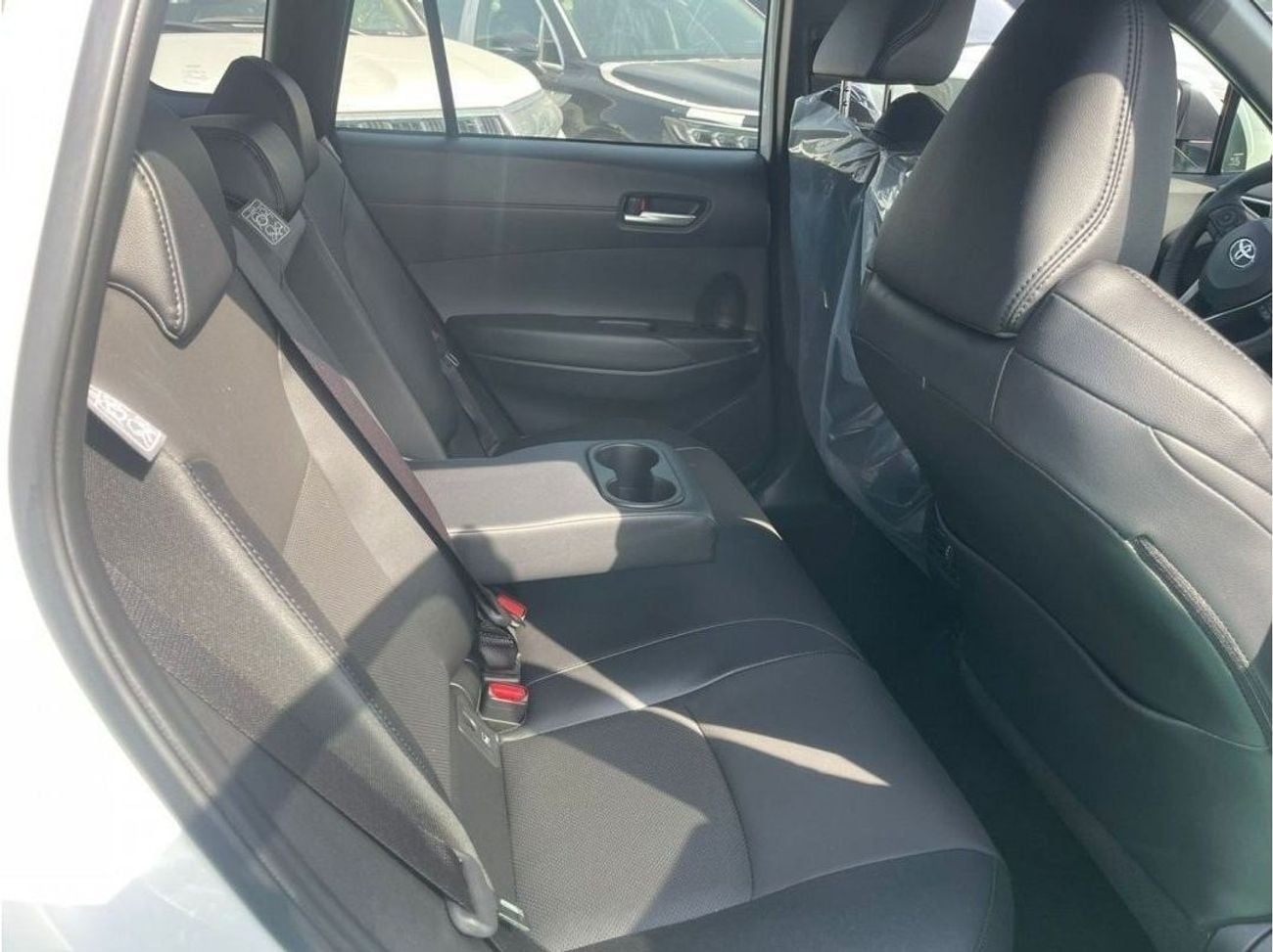 تويوتا كورولا كروس NEW 2023 TOYOTA COROLLA CROSS 2.0L FULL OPTION