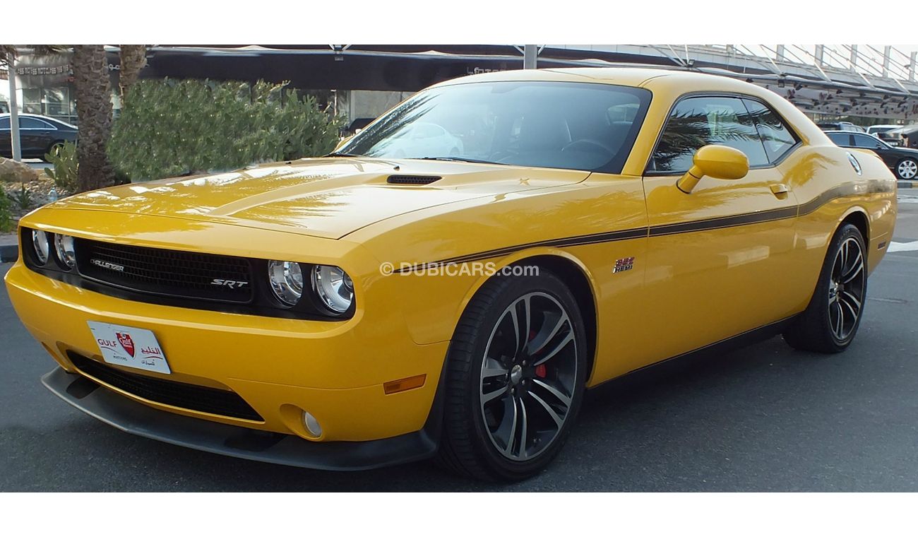 Dodge Challenger SRT YELLOW JACKET