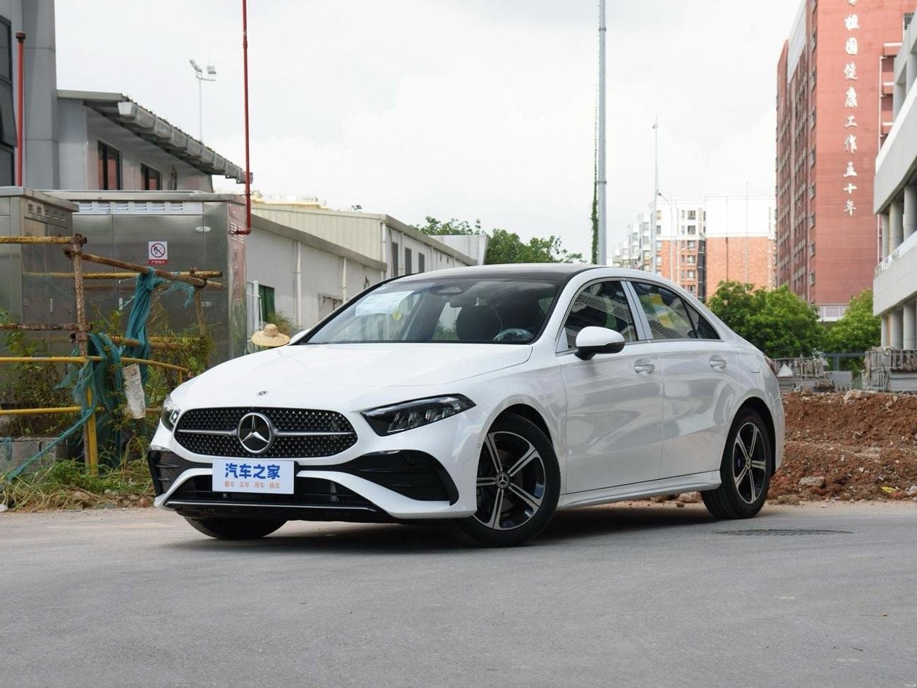 مرسيدس بنز A 200 L Toyota Frontlander/ 2025 / white / 0km