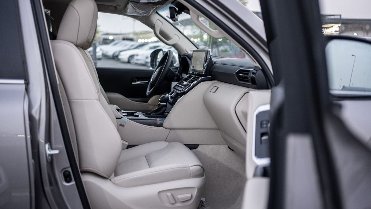 تويوتا لاند كروزر 2026 Toyota Land Cruiser 300 VXR 3.5L AT Hybrid (Bronze-Beige)