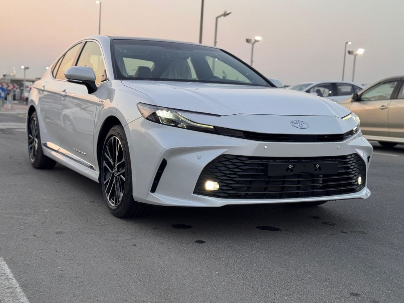 Toyota Camry 2.5L HYBRID LE AUTOMATIC TRANSMISSION ( FOR RE-EXPORT ONLY )