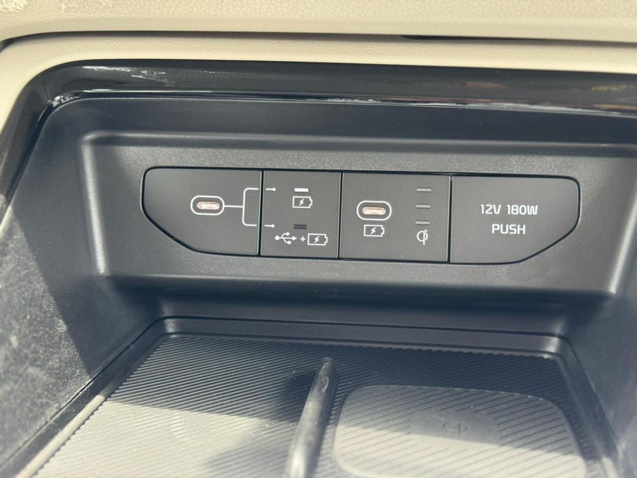 Kia K5 Kia K5  2026, GCC Specs HEV 2.0L