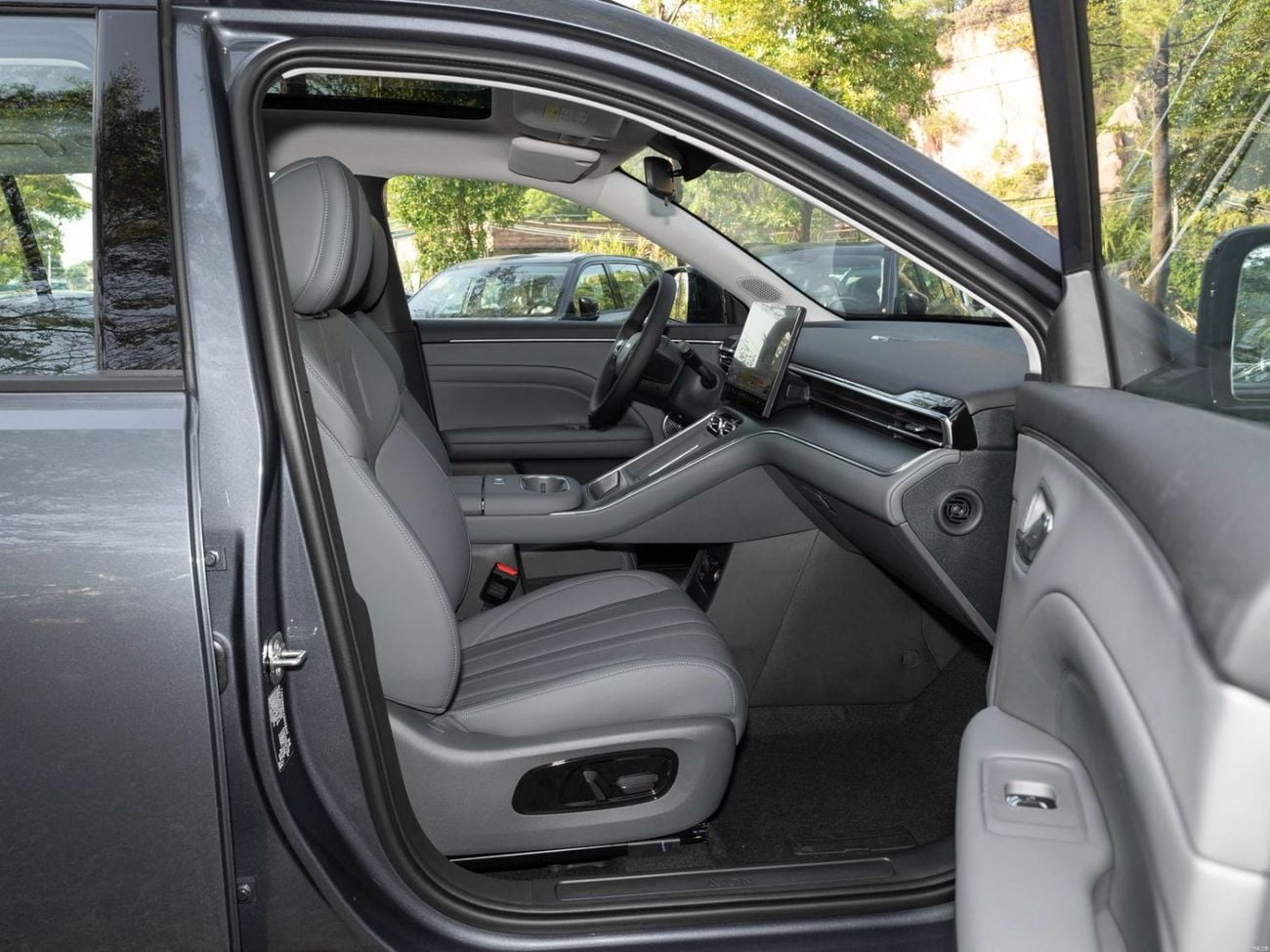 جي إيه سي أيون i60 GAC Aion i60 1.5L PLUG IN HYBRID  230 KM MODEL 2025