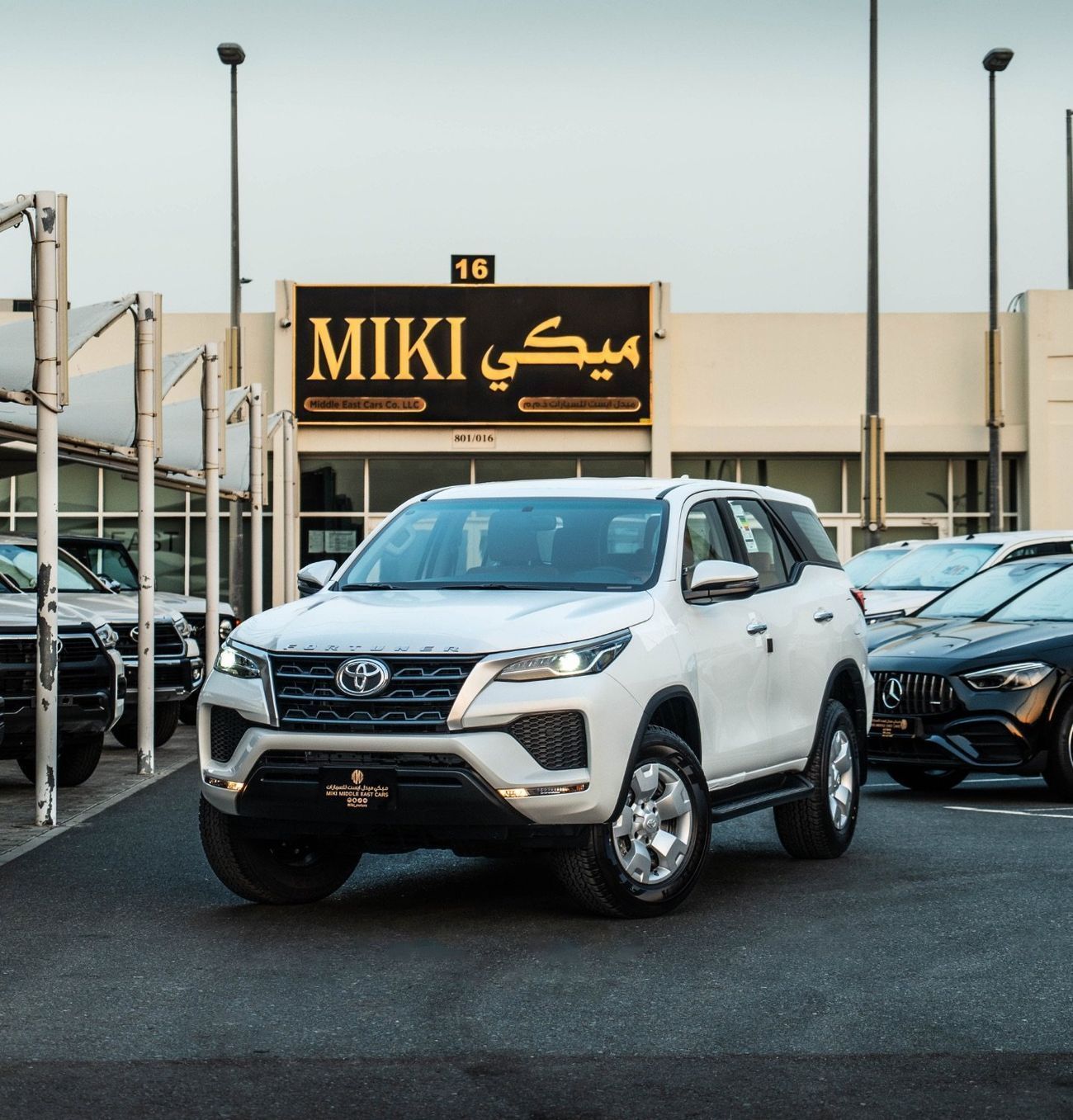 تويوتا فورتونر 2.7 L | v4 | Petrol | Auto AC | Export Only