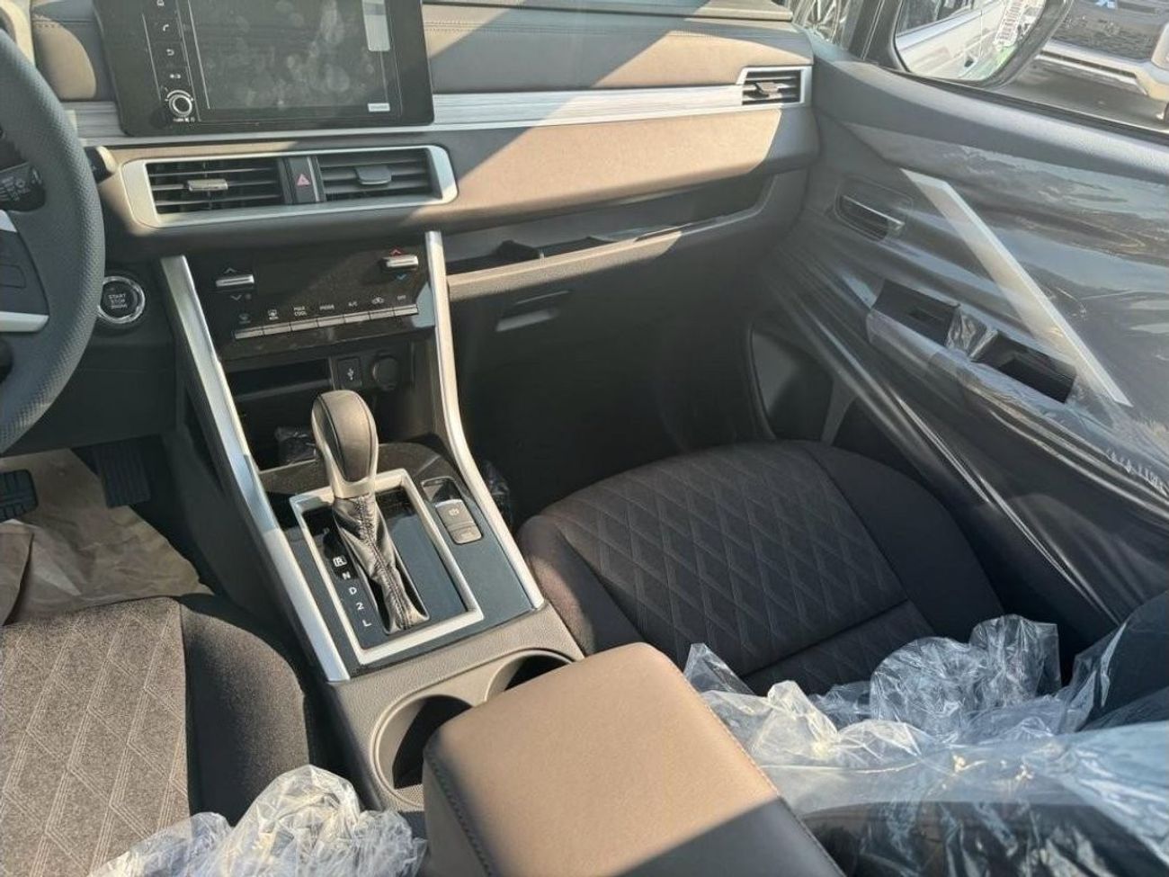 ميتسوبيشي إكسباندر 1.5L 4cyl petrol Full Option Zero KM