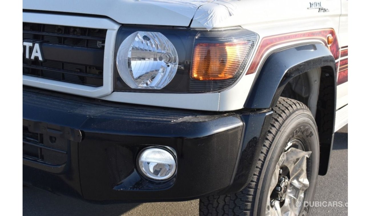 Toyota Land Cruiser Hard Top 4.5L 70th Aniversario TDSL winch, snorkel, acabados de madera T/M 2022