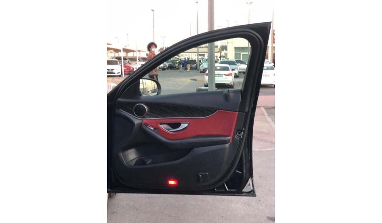 مرسيدس بنز C 200 موديل 2016 خليجي فل مواصفات كراسي جلد ومثبت سرعه وتحكم كهربي كامل ونظام صوت ممتاز وكاميرا خلفيه ومدخ