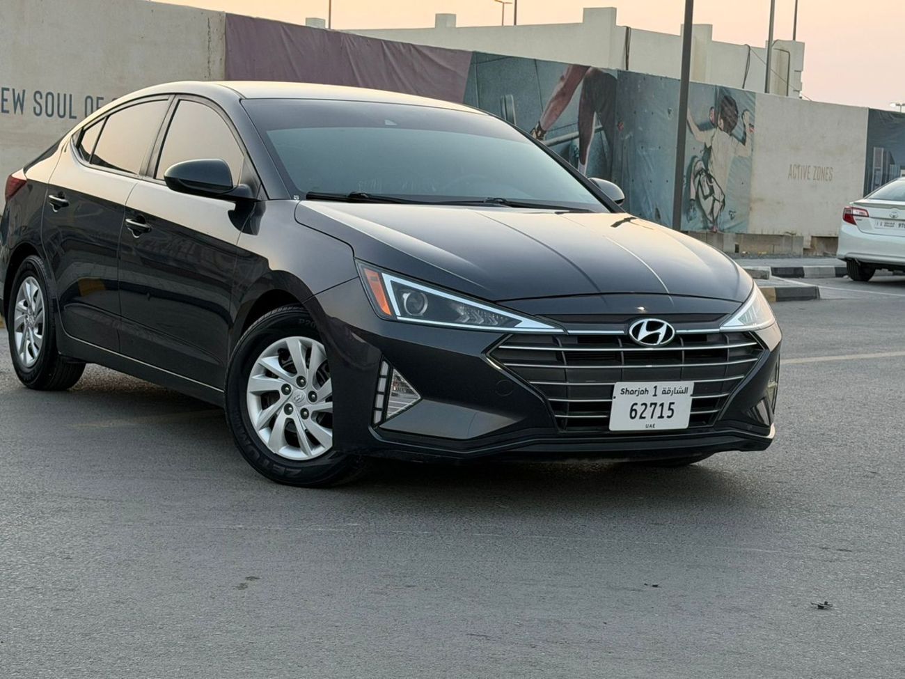 Hyundai Elantra GL 2.0L Luxury and top condition