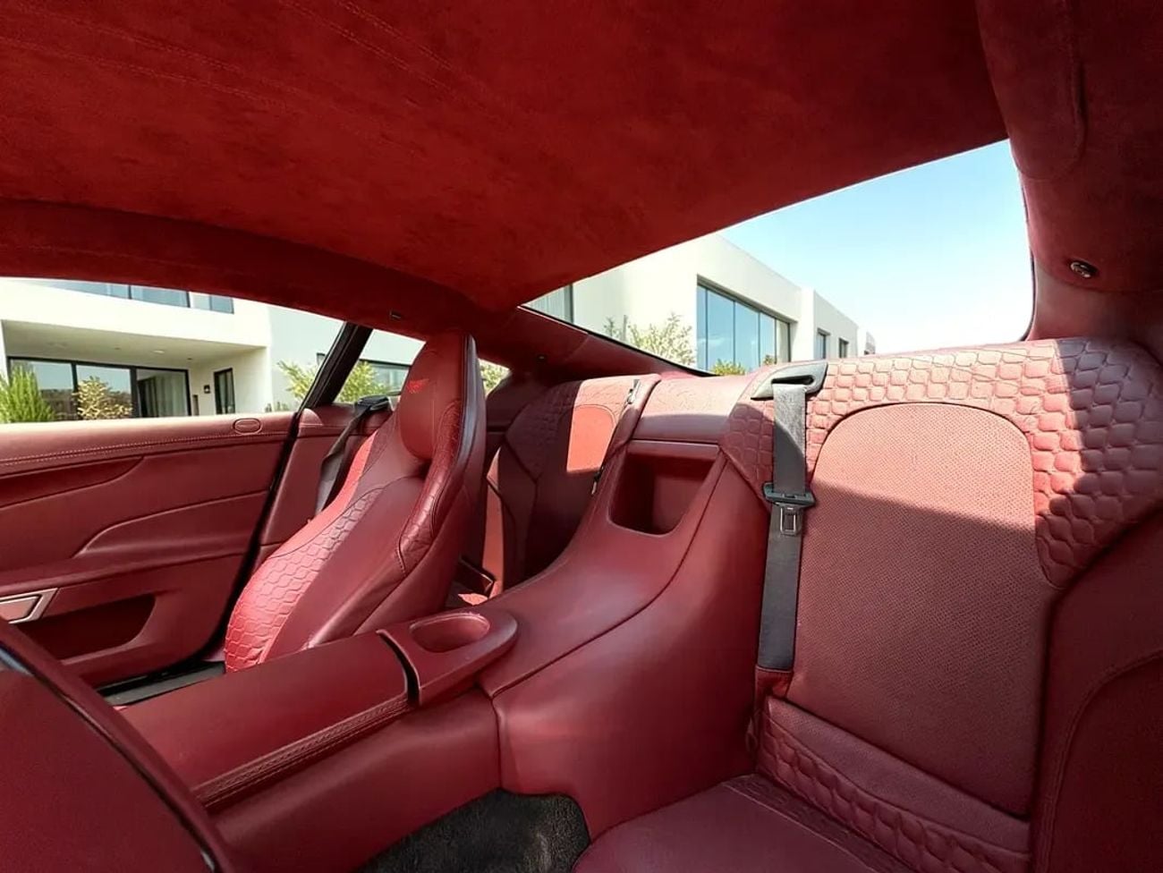 أستون مارتن فانكويش STD  EID SALE | 1 YEAR FREE WARRANTY | ASTON MARTIN VANQUISH | V12 | 2014 | GCC SPECS