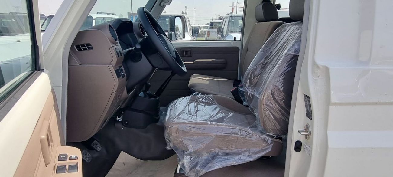 تويوتا لاند كروزر 70 TOYOTA LAND CRUISER LC78 4.0L 3-DOOR M/T MY 2025