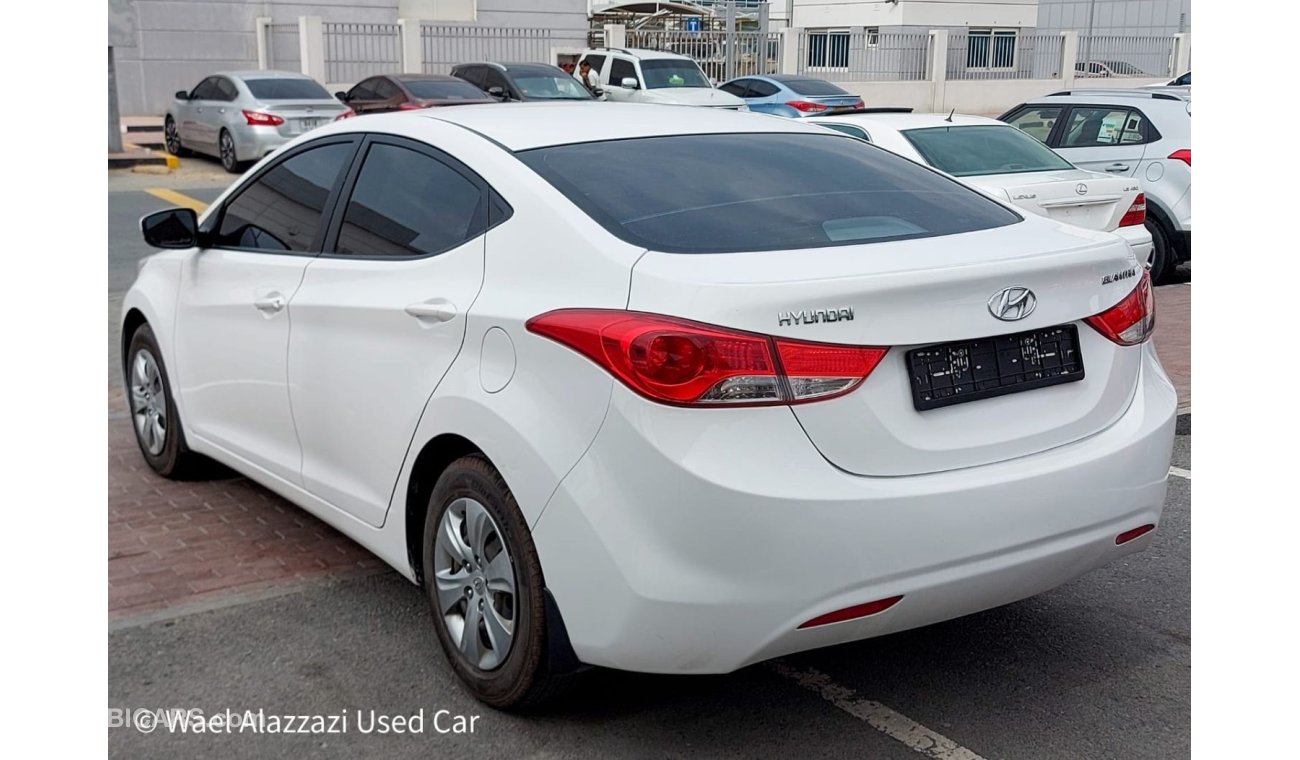 Hyundai Elantra هيونداي النترا 2013 خليجي 1.6 سي سي نظيفة جدا من الخارج و الداخل