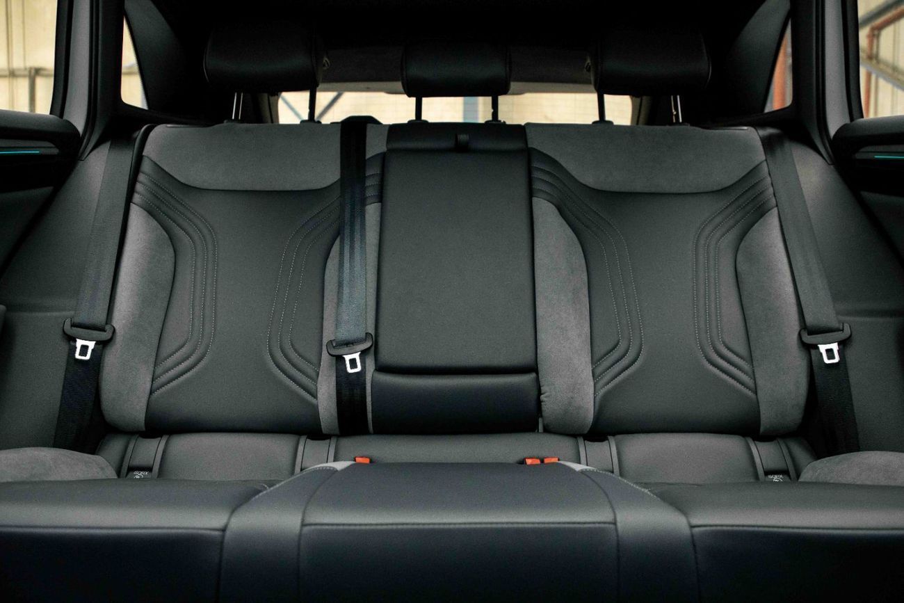 Volkswagen ID.4 Crozz Pro - White Inside Black | Export Only