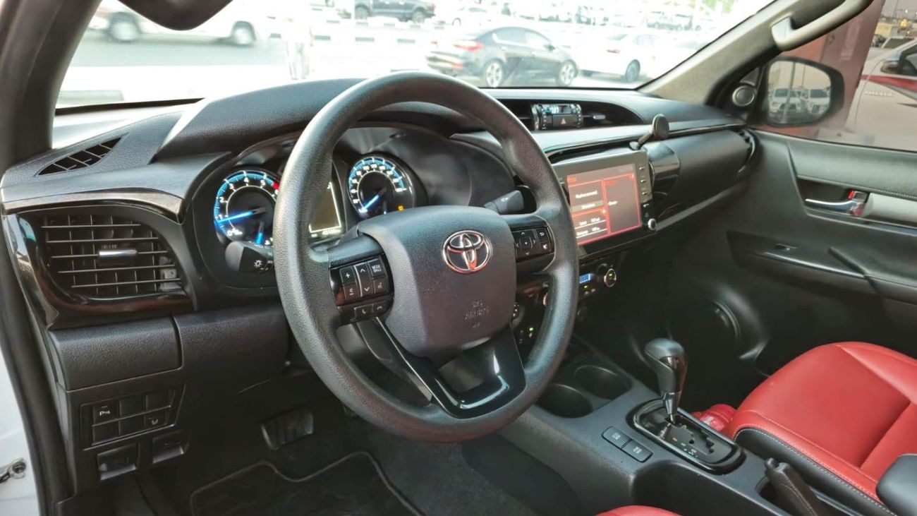 تويوتا هيلوكس DC TRD 4.0L 4WD Toyota Hilux Adventure 2021 6 cylinder engine 4.0 full option clean car without acci