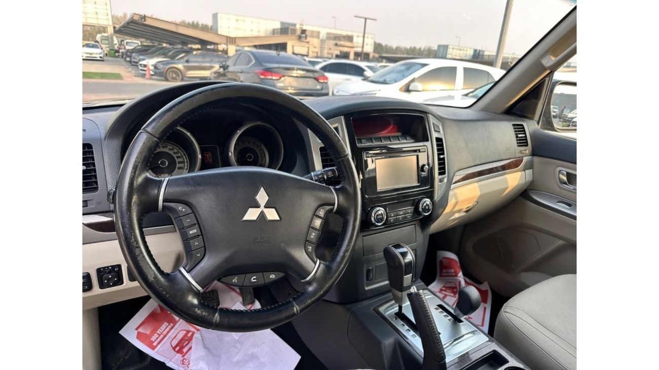 Mitsubishi Pajero GLS Highline خليجي خاليه من الحوادث