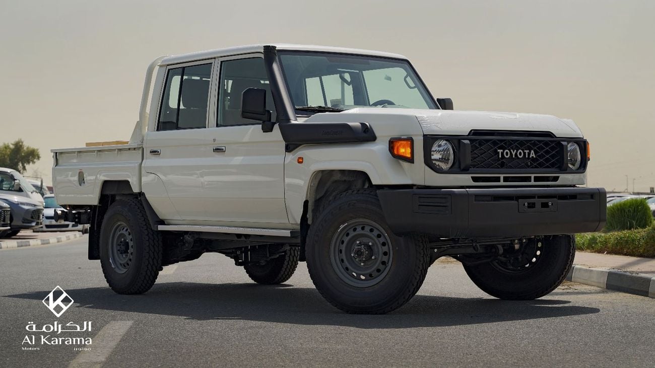 Toyota Land Cruiser Pick Up 2.8L Diesel - Manual Drive - 4x4 - Diff Lock - Touch Screen - Snorkel - GCC