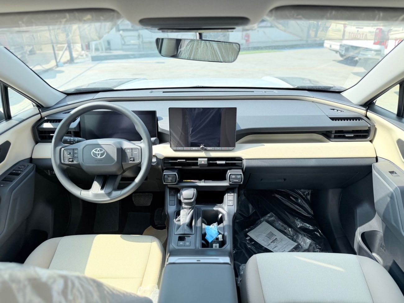 تويوتا راف ٤ XLE * الموديل: تويوتا RAV4 2026 * المحرك: 2.0 لتر بنزين * نوع الوقود: بنزين - يورو 4 * نظام الدفع: دفع ر