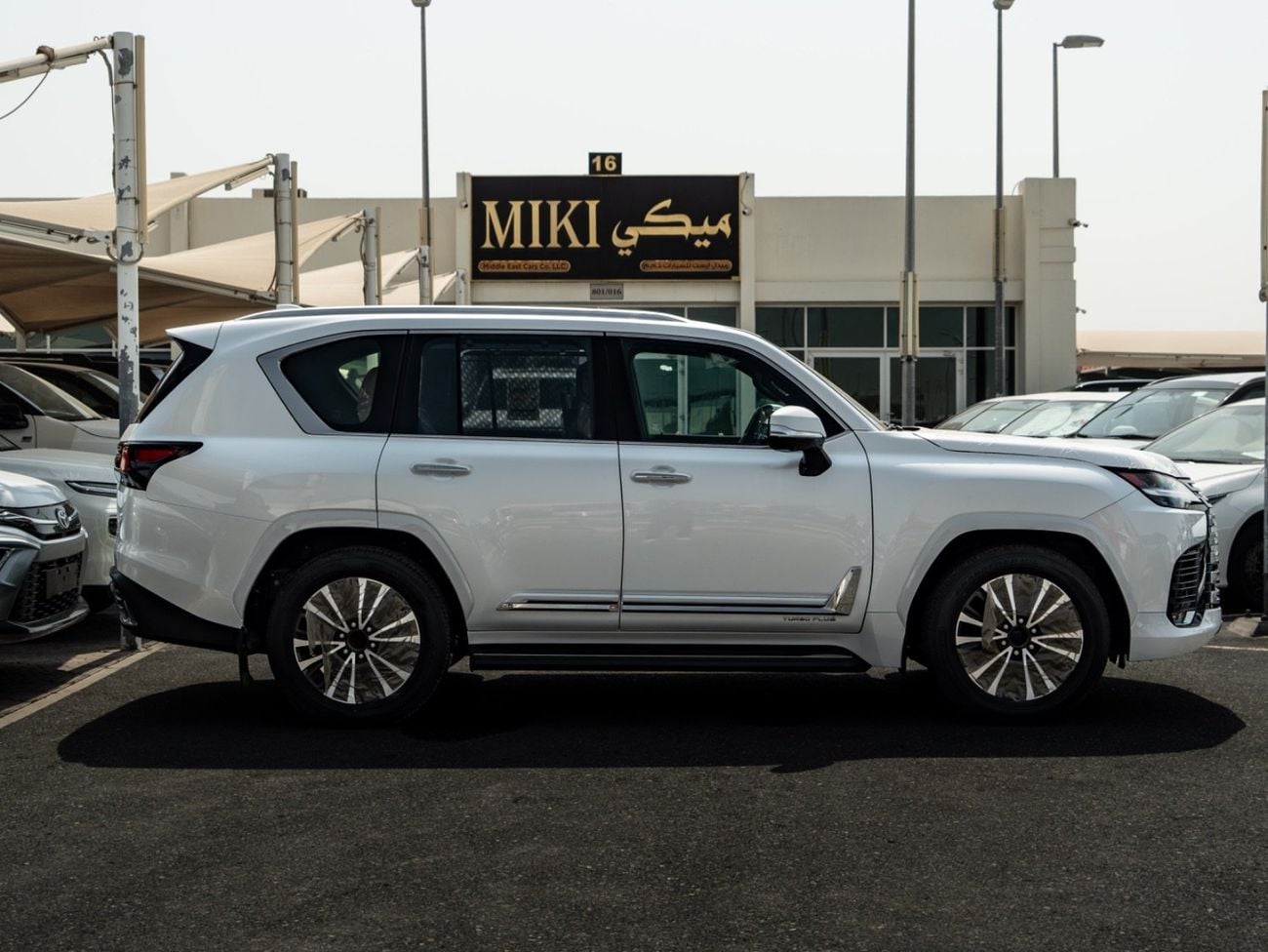 Lexus LX600 LEXUS LX 600 TURBO PLUS