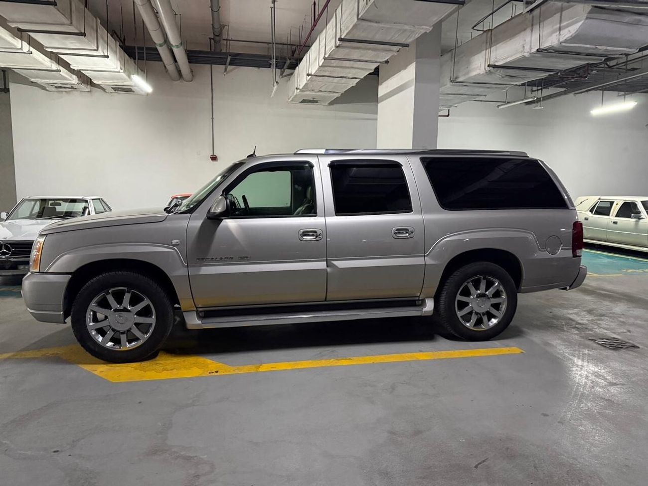 Cadillac Escalade ESV Platinum Edition