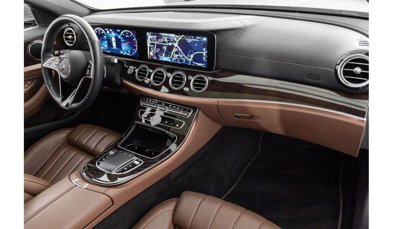 Mercedes-Benz E300 Premium 2.0L