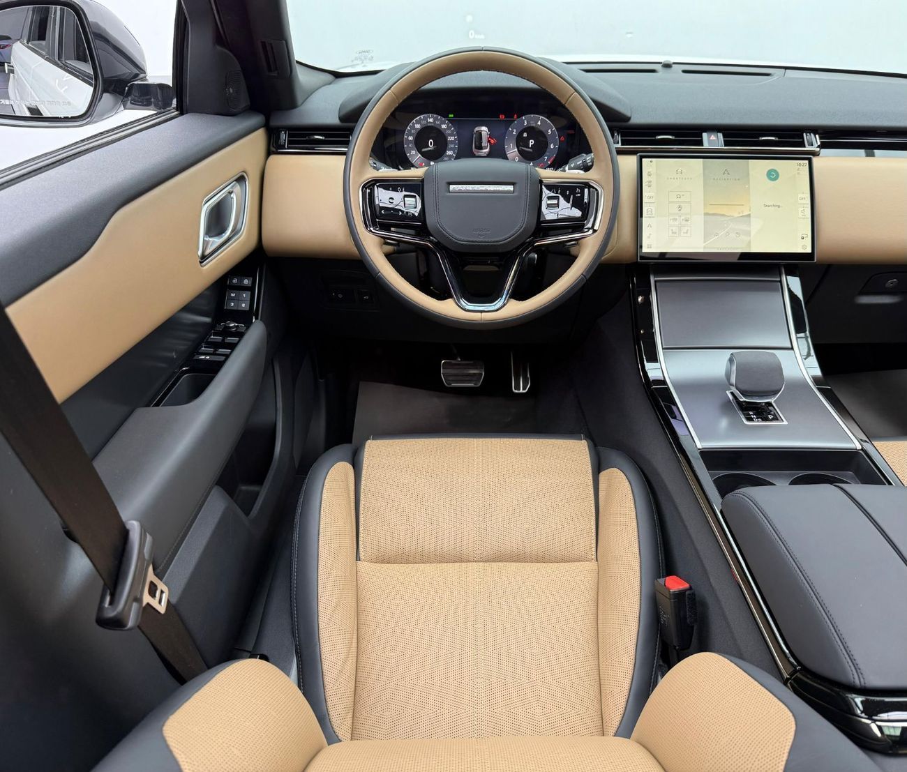 لاند روفر رينج روفر فيلار 2024 Range Rover Velar HSE P400, Warranty, Very Low Km, Fully Loaded, Excellent Condition, Korean