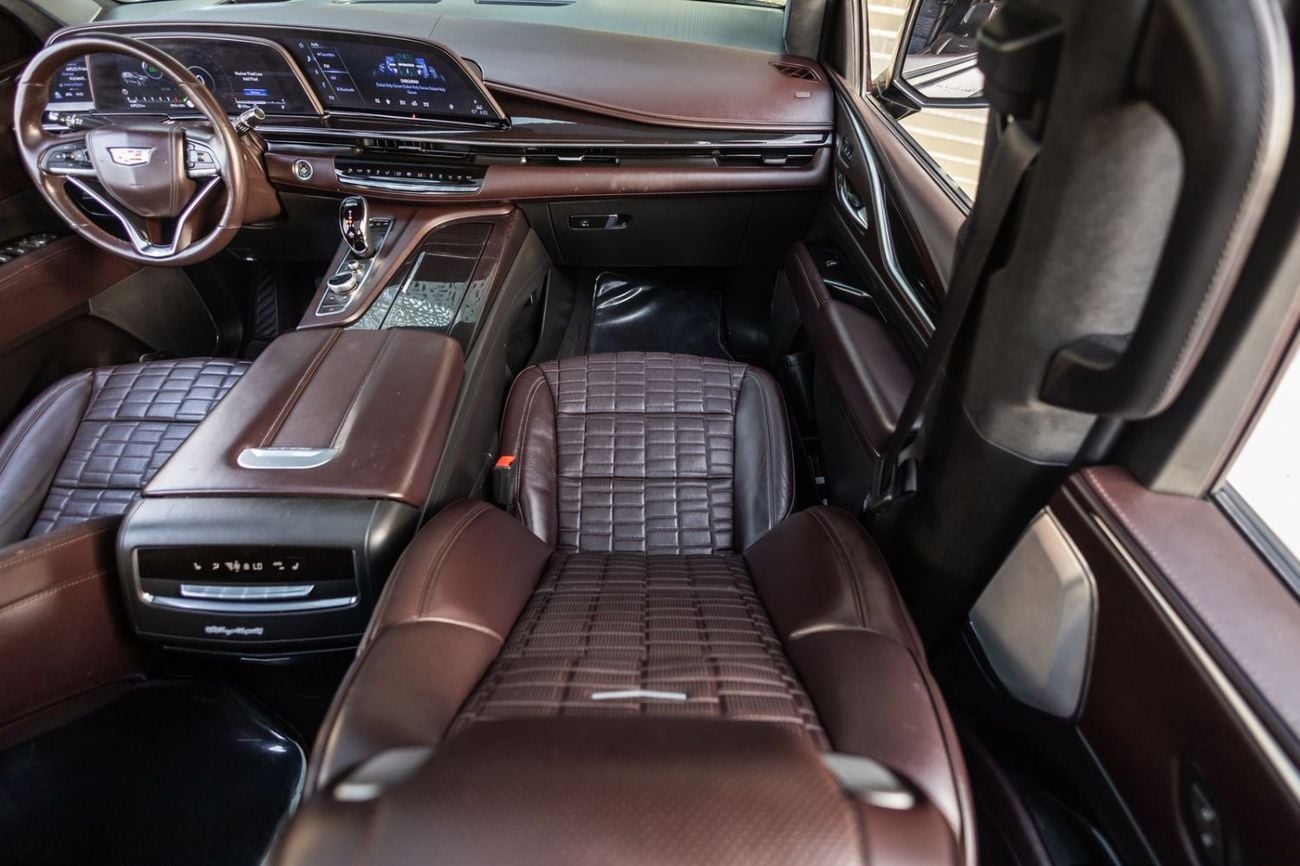 Cadillac Escalade SPORT PLATINUM Cadillac Escalade Sport Platinum 2022 GCC | Agency Warranty | Service Contract