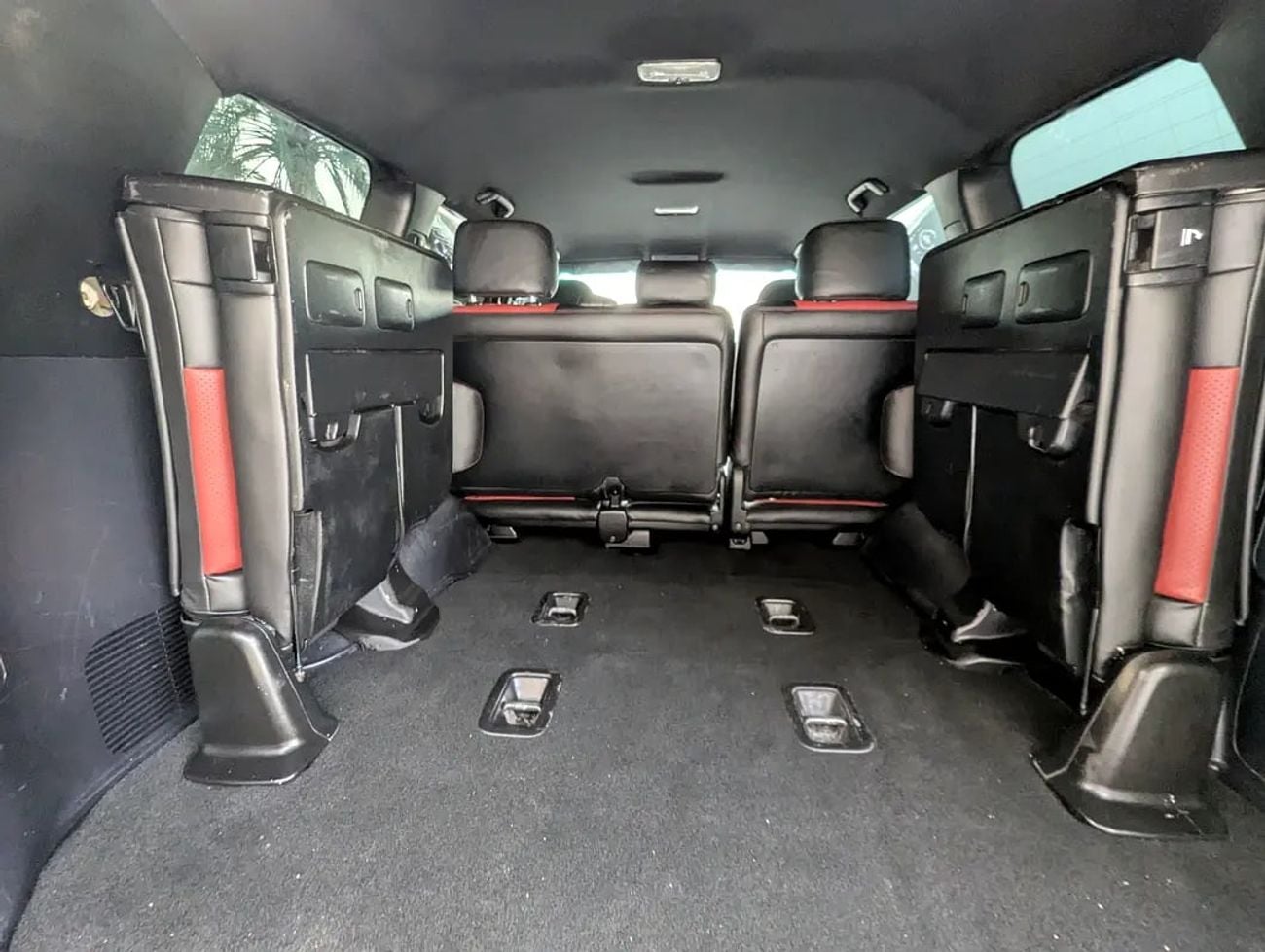 Toyota Land Cruiser GXR Facelifted With Interior and Exterior GCC Specs