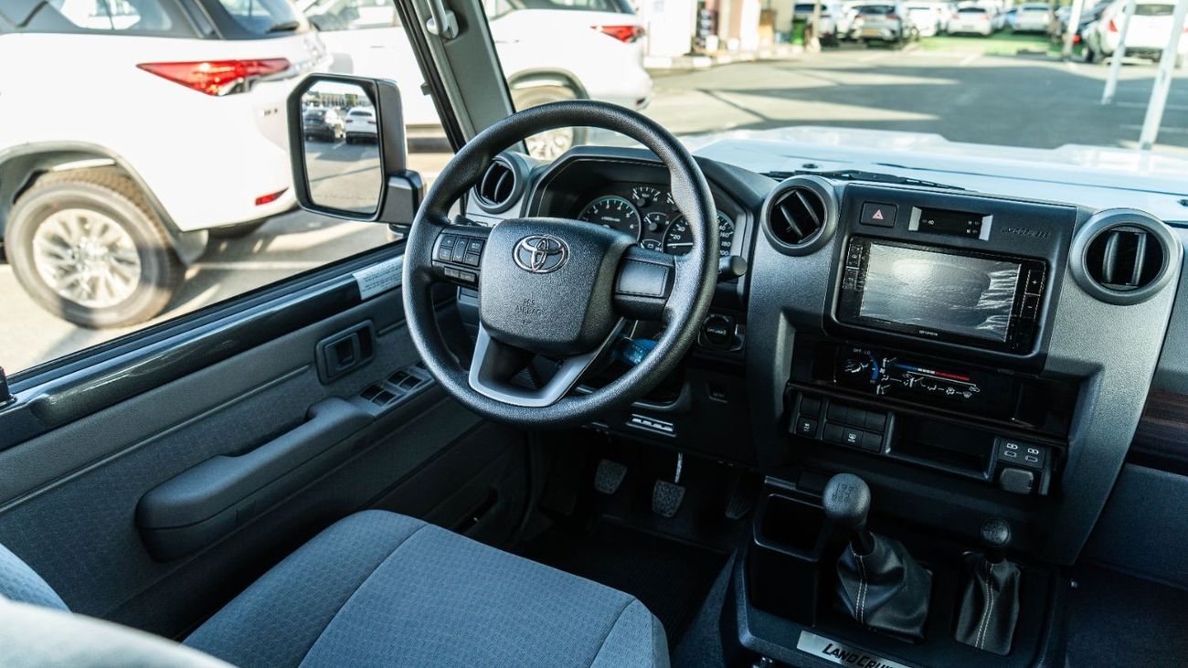 Toyota Land Cruiser 70 LC 76 | 4.0L | V6 | M/T | 2025