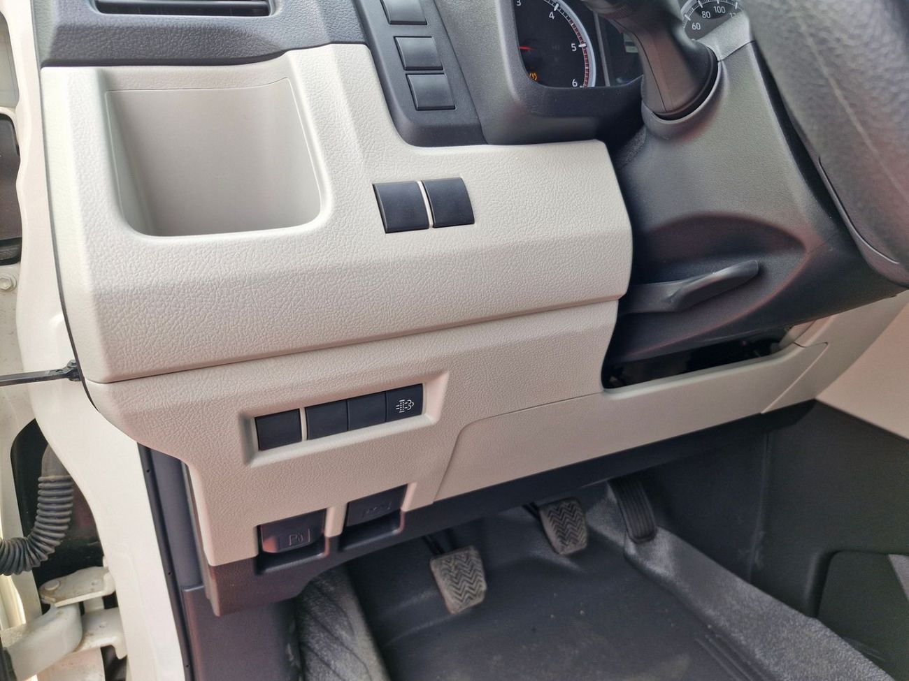 تويوتا هاياس 2026 TOYOTA HIACE HI/ROOF M/T 2.8L DIESEL BLACK BUMP BRAND NEW 0KM