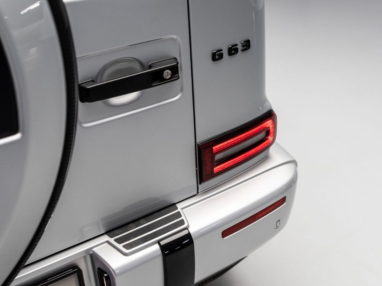 مرسيدس بنز G 63 AMG 4MATIC SUV 2023 Mercedes AMG G63 4.0L TC V8, AWD, 585bhp, 8 Speed Automatic