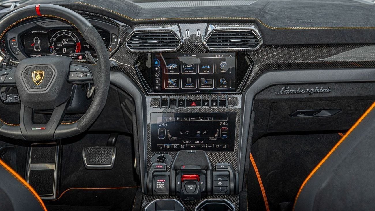 لامبورغيني اوروس 2024 Lamborghini Urus Performante | 4.0L Twin-Turbo V8 | 666 CV | 4,000 KM | Dealer Warranty