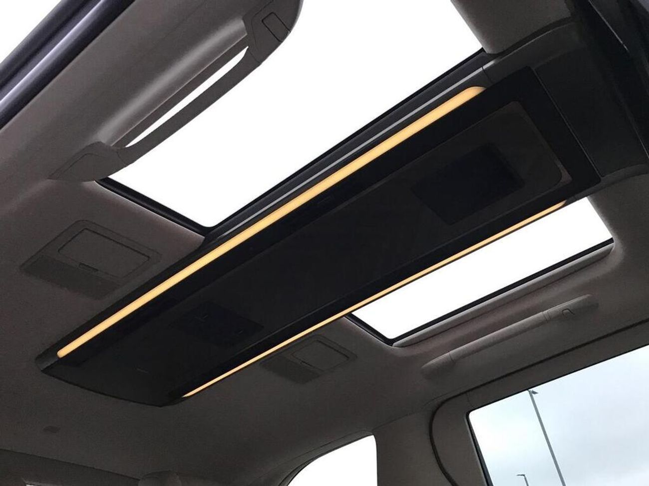 Lexus LM 350h 2.5 350h Takumi E-CVT AWD Euro 6 (s/s) 5dr ( EXPORT ONLY) RIGHT HAND DRIVE