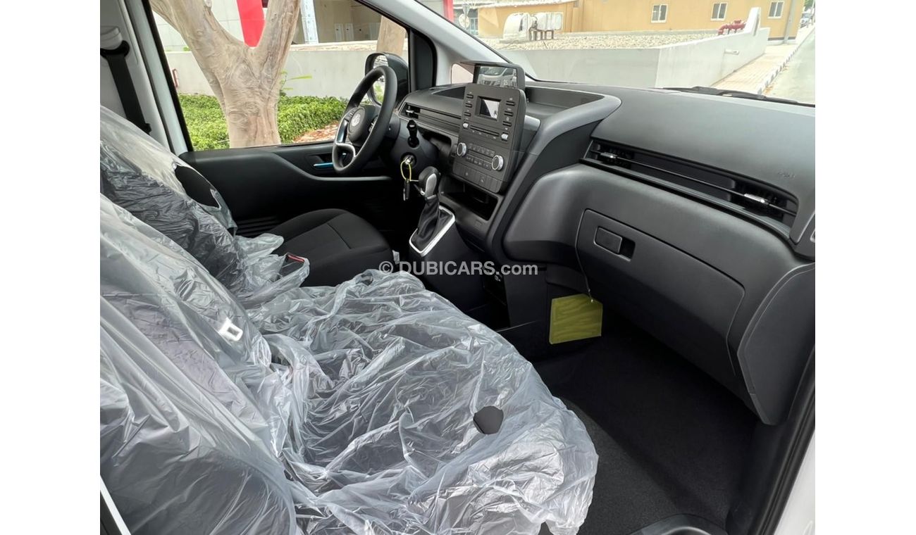 Hyundai Staria 2022 3.5L GCC (9 Seater) 0 Kilometer