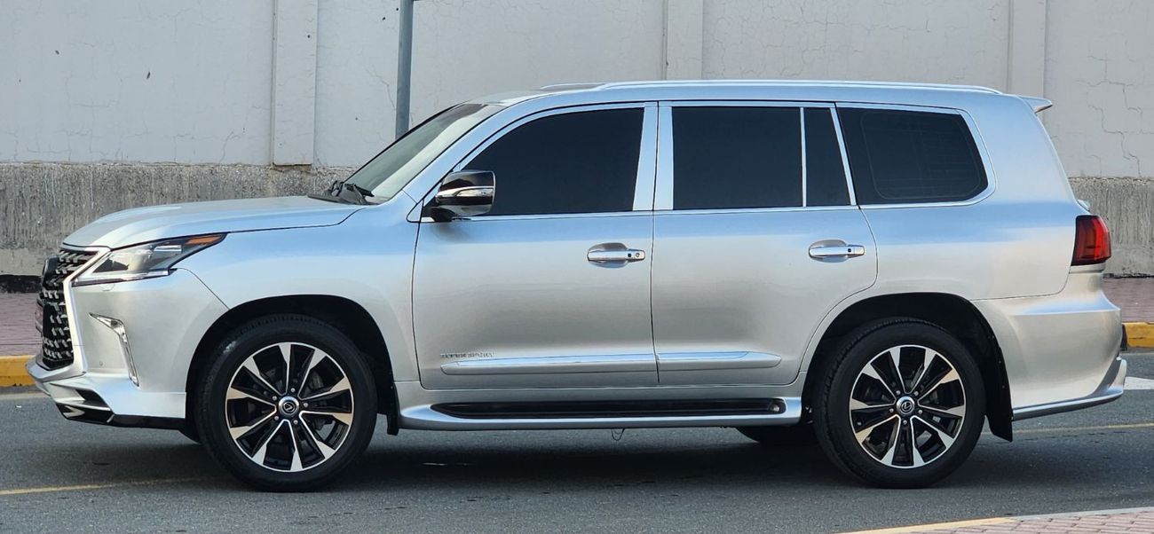 لكزس LX 570 facelifted