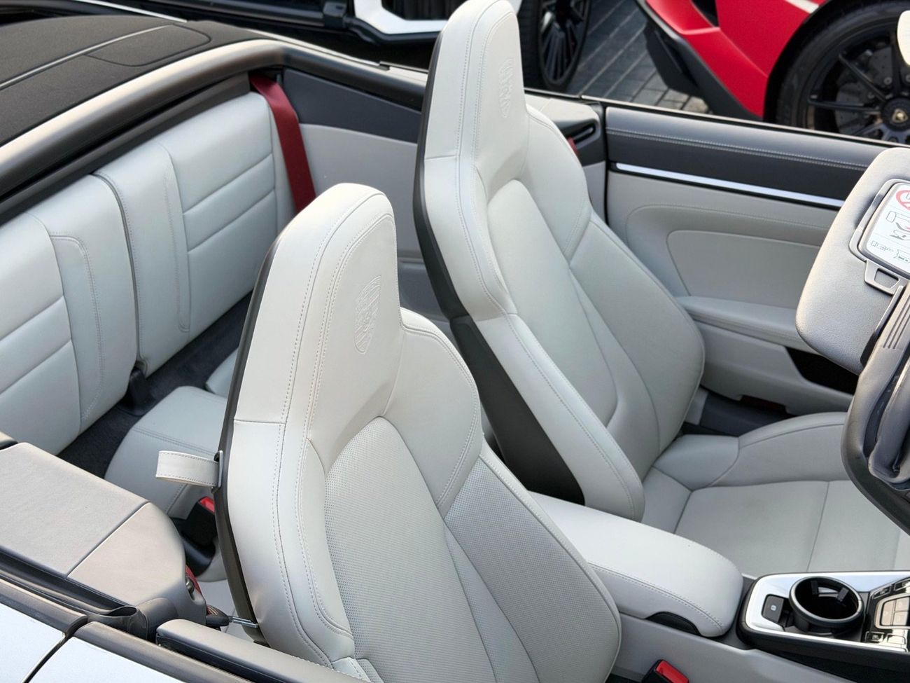 بورش 911 Carrera 4GTS 3.0L (450 HP) Convertible