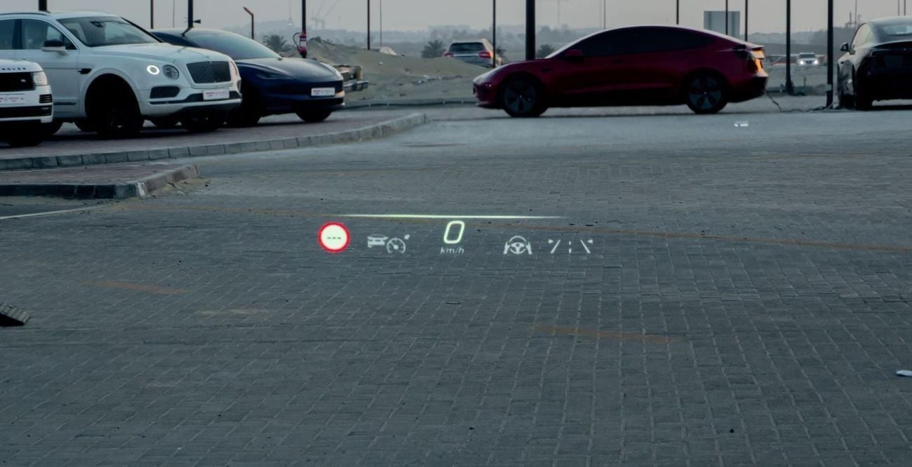 Mercedes-Benz EQS 450+ Premium + gcc car full option low mil