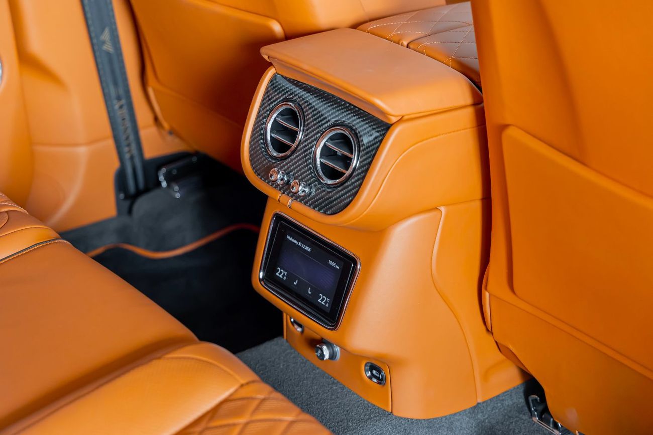 Bentley Bentayga ORIGINAL MANSORY  Bentayga - Crystal-Cut Headlights, Carbonado Evo Bespoke Carbon Exterior - 2025