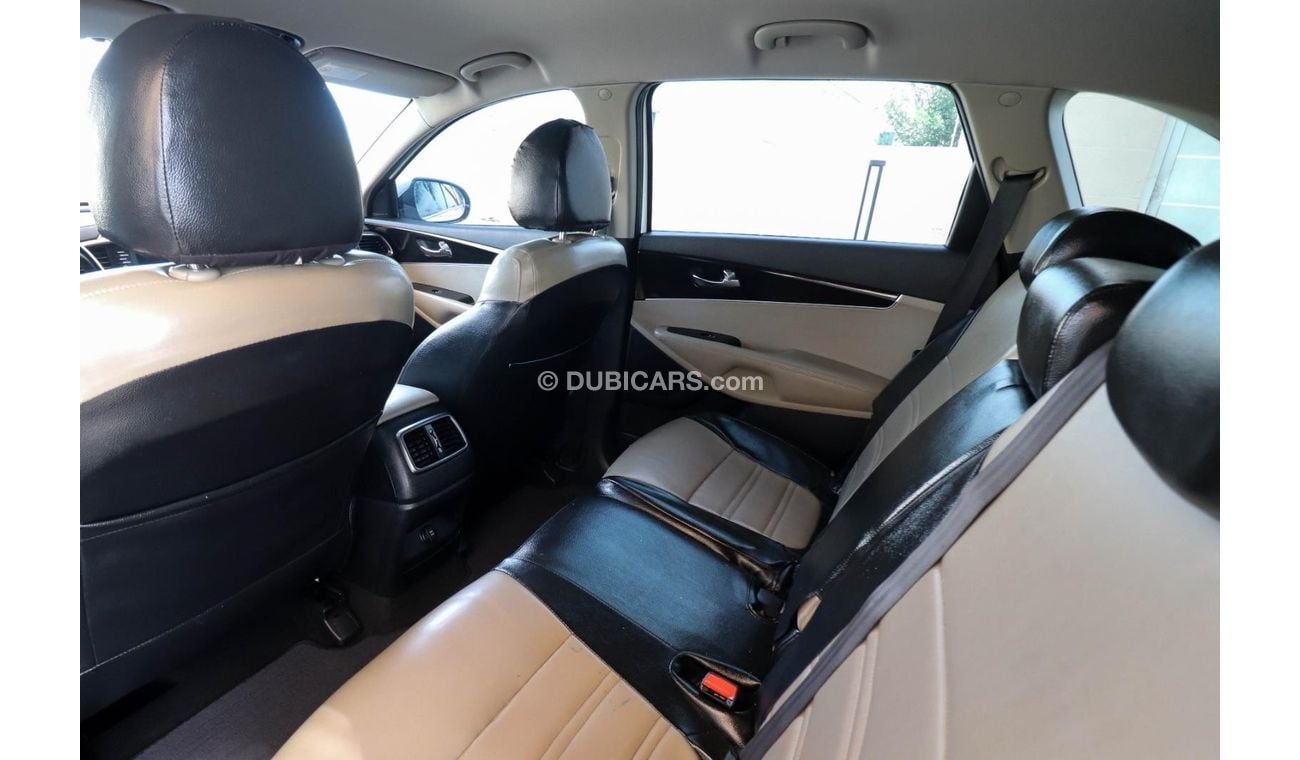 كيا سورينتو UM