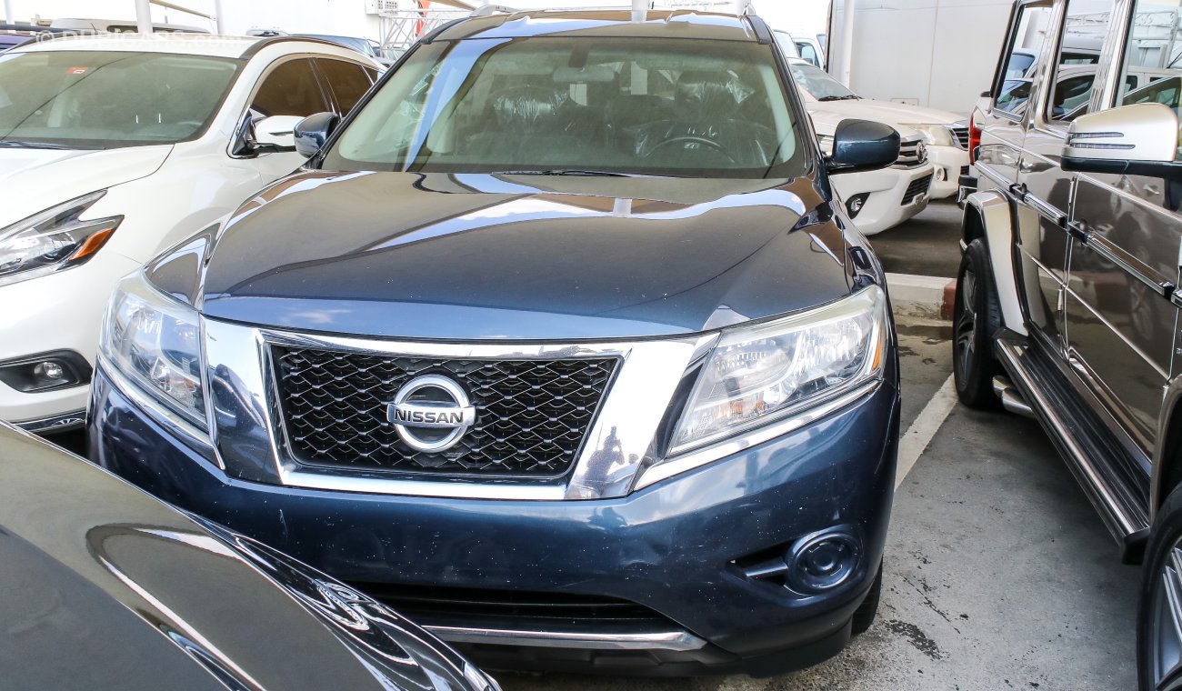 Nissan Pathfinder SV