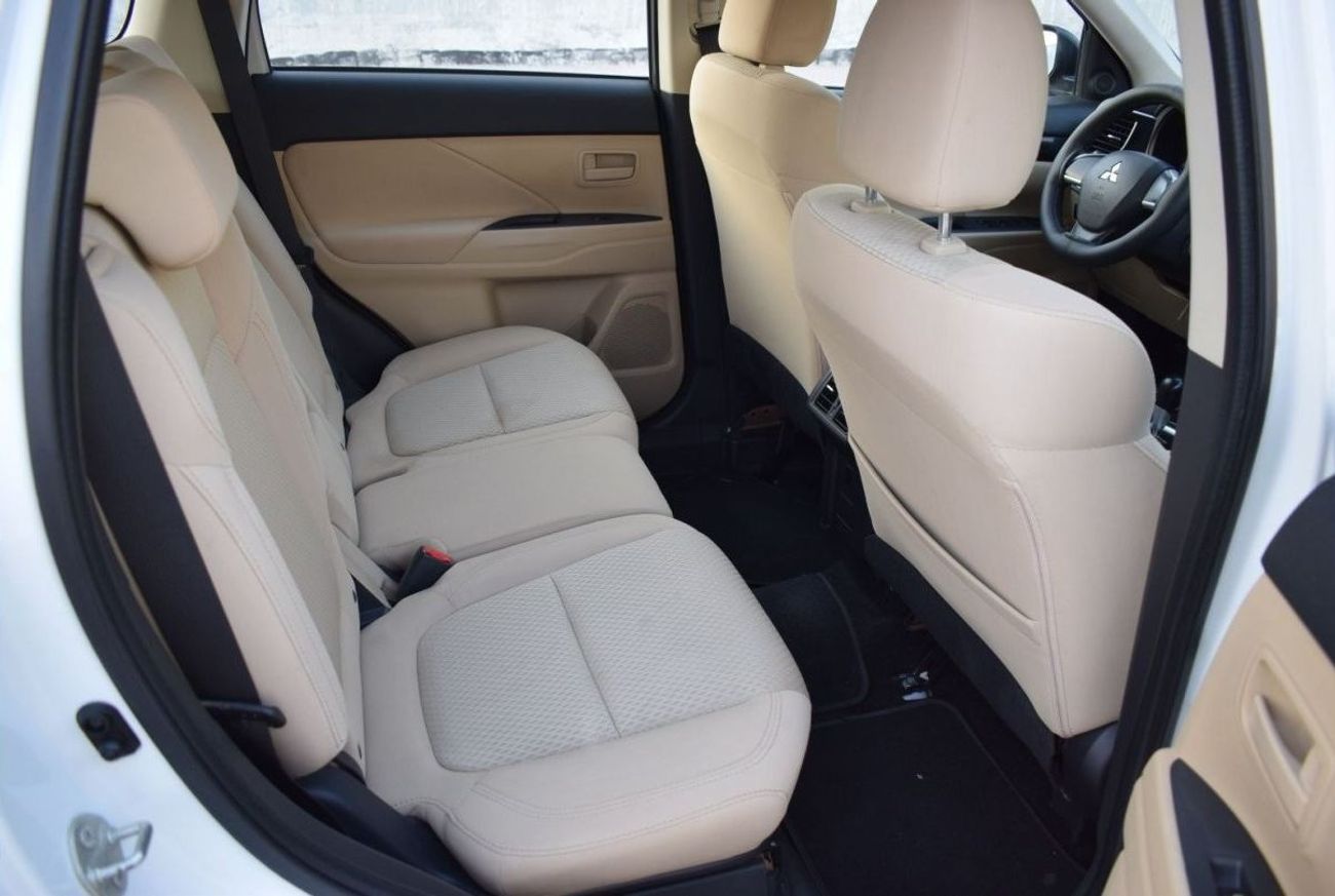 Mitsubishi Outlander GLX Basic Mitsubishi Outlander, Model:2020. Free of accident