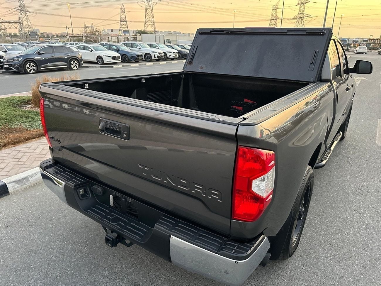 Toyota Tundra STD (NON GCC) Std 5.7L