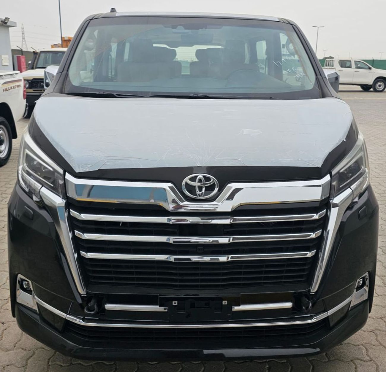 تويوتا جرافينا 2025 Toyota Granvia Premium (Full-Option with Radar) 6-Seater 3.5L V6 Petrol A/T RWD Export Only