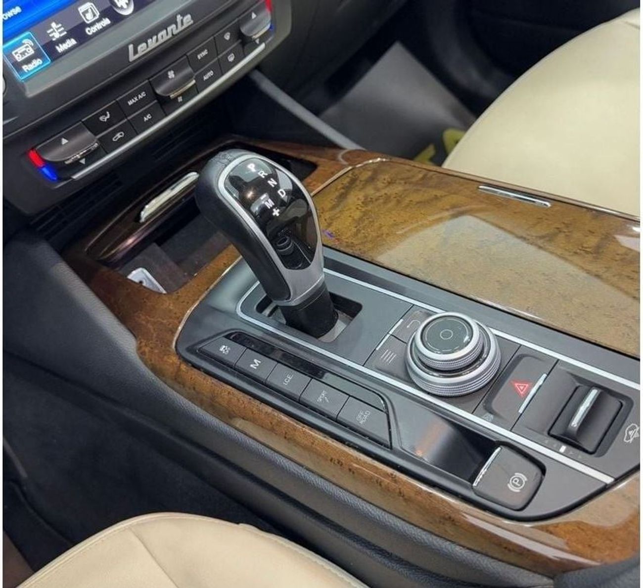 Maserati Levante SQ4 3.0L (430 HP) 2017 Maserati Levante SQ4, Warranty, Full Service History, Excellent Condition, GC