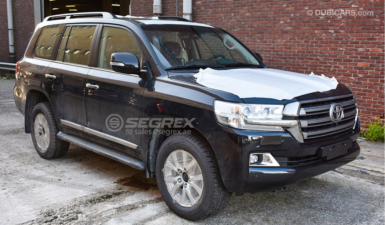 Toyota Land Cruiser 4.5L Turbo Diesel con Asientos de Cuero, Visión 360°, Patallas Traseras y Techo Solar T/A 2020