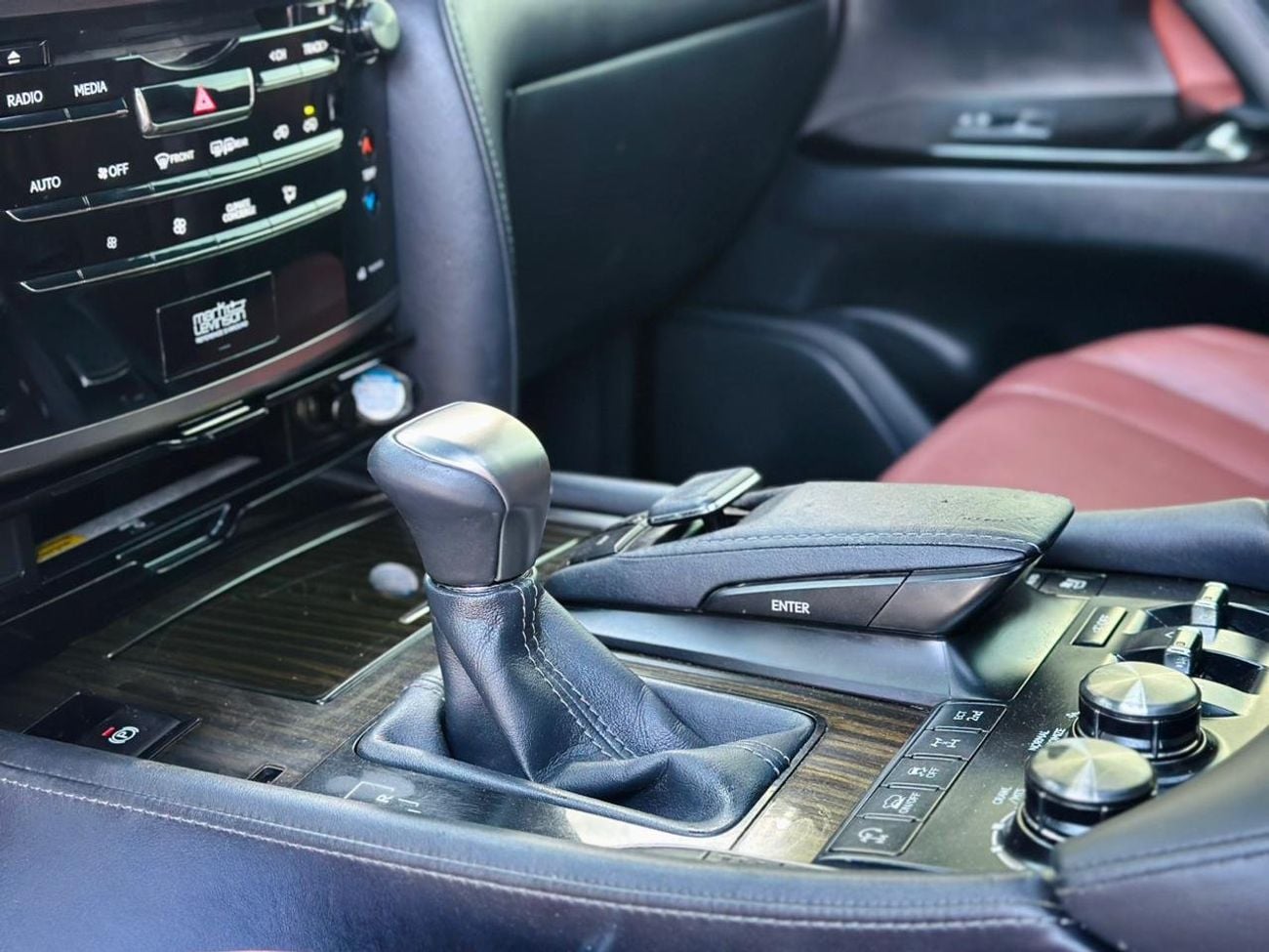 Lexus LX570 Lexus LX 570 Platinum premium petrol V8 full loaded