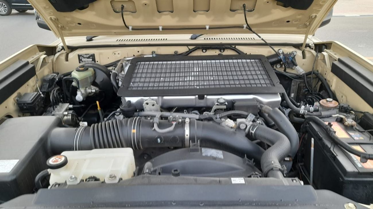 Toyota Land Cruiser Pick Up Right-Hand drive 4.5 V8 1VD diesel manual low kms facelifted