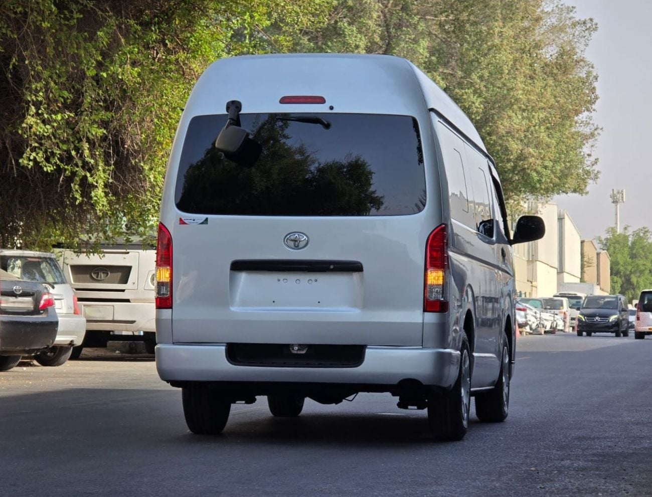 Toyota Hiace 8 SEATER | 2.0 PETROL ENGINE | RHD | AT