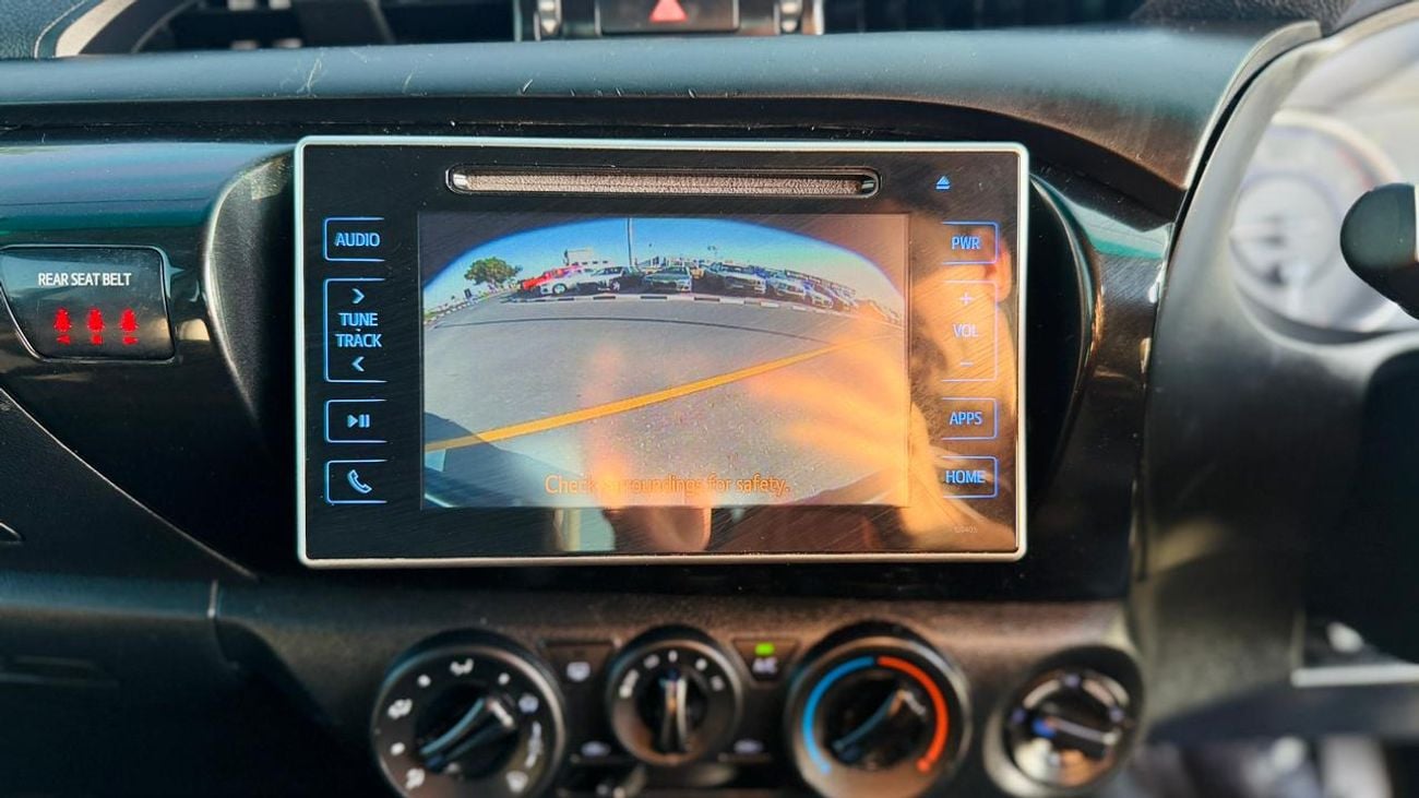 تويوتا هيلوكس 2019 | 2.8L DIESEL ENGINE | AT | RHD | ROOF RACK | SPORTS BAR | TOW HITCH | MULTIMEDIA SCREEN | PREM