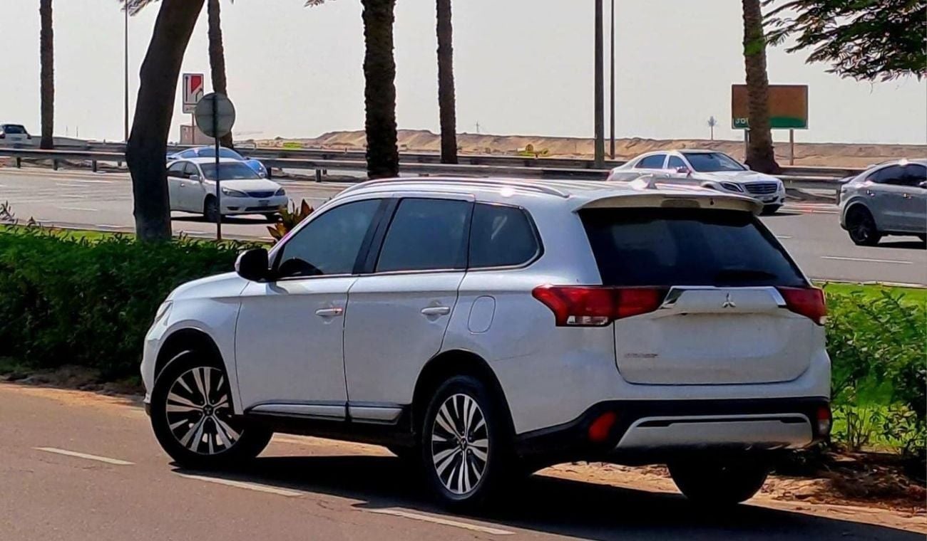 Mitsubishi Outlander GLX High 2.4L 930-Monthly l GCC l Cruise, 4wd, GPS l Accident Free