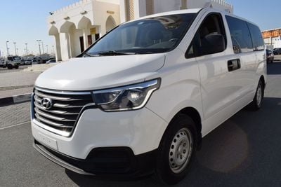 هيونداي H-1 Hyundai H-1 Passenger Van 9 seater, model:2020. Excellent condition